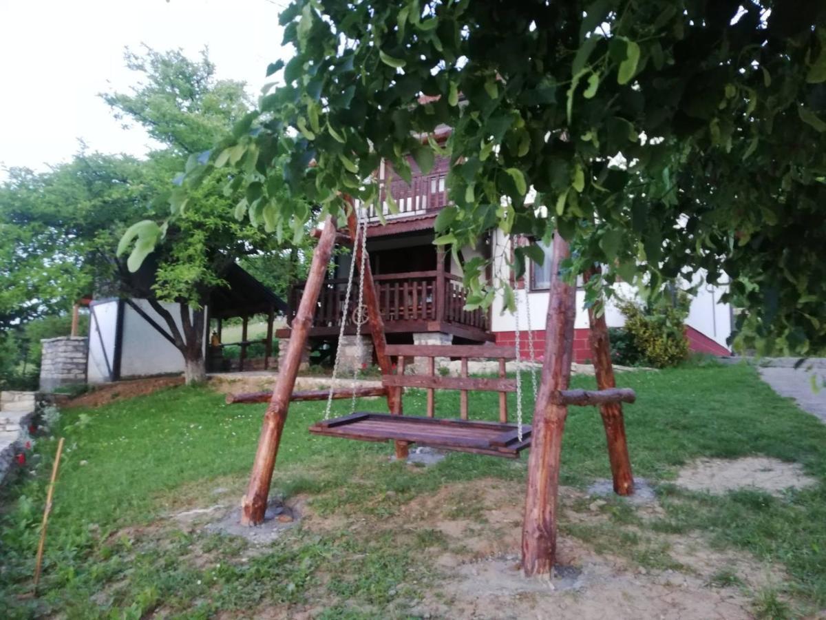 Villa Vikendica I Vajat Vrbica Kalesija Exterior foto