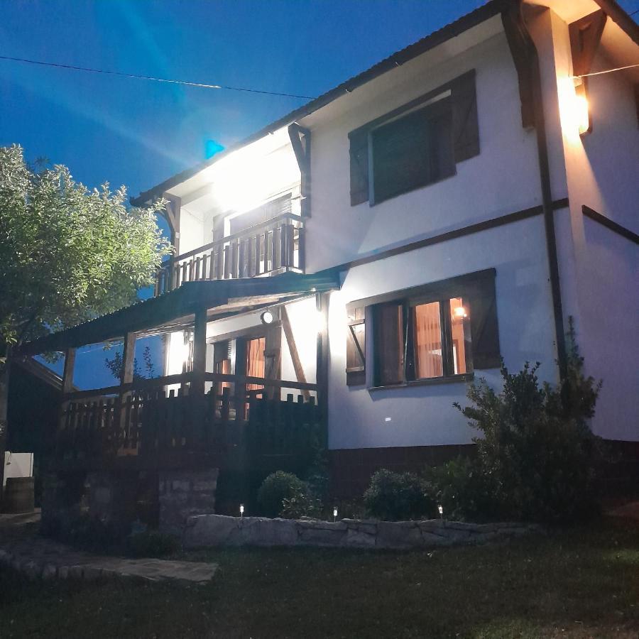 Villa Vikendica I Vajat Vrbica Kalesija Exterior foto